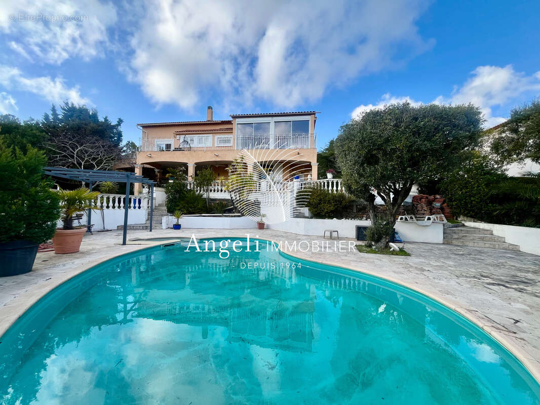 Maison à FREJUS