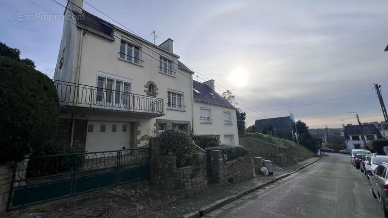 Département Finistère (29) – À vendre à Quimper : Maison T6 de 116 m² habitable (142 m² utiles) sur un terrain de 354 m² avec ga - photo 21