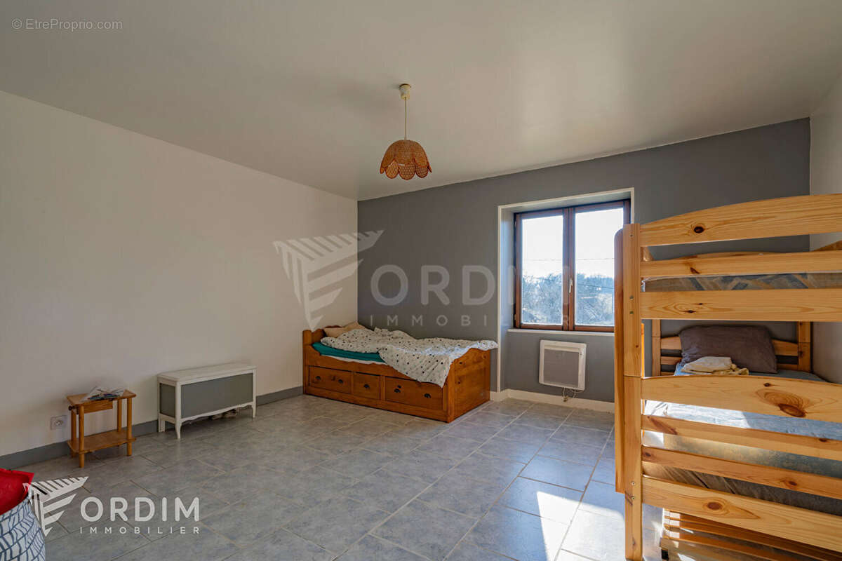 Maison à ETAIS-LA-SAUVIN