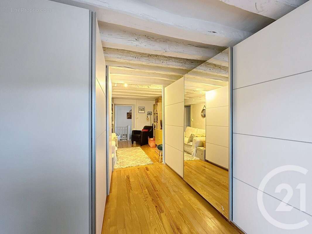 Maison à SAINT-MERY