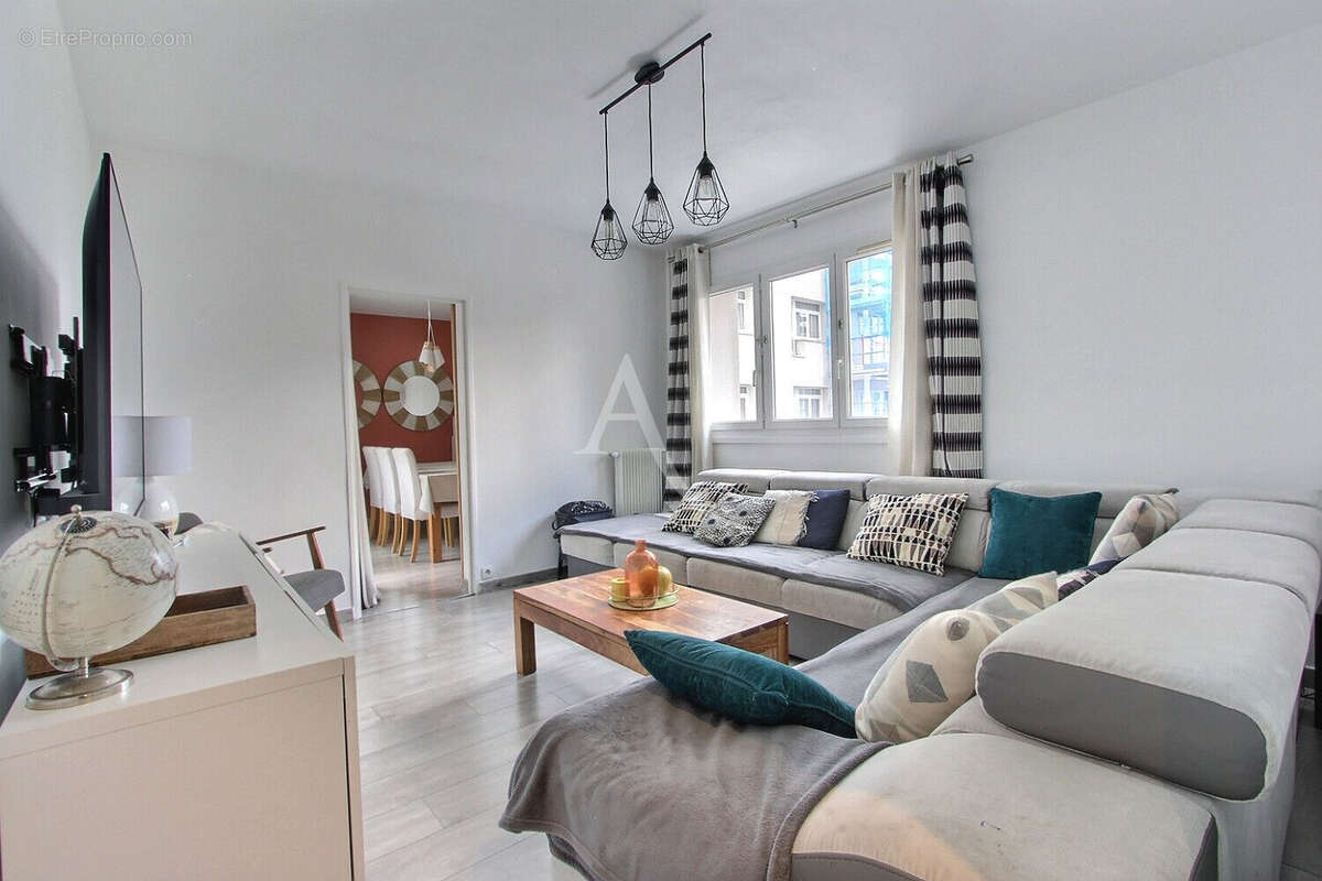 Appartement à VILLENEUVE-LA-GARENNE