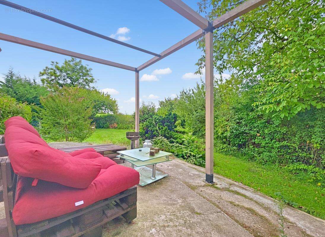 Maison à SAINT-JEAN-DE-BOURNAY