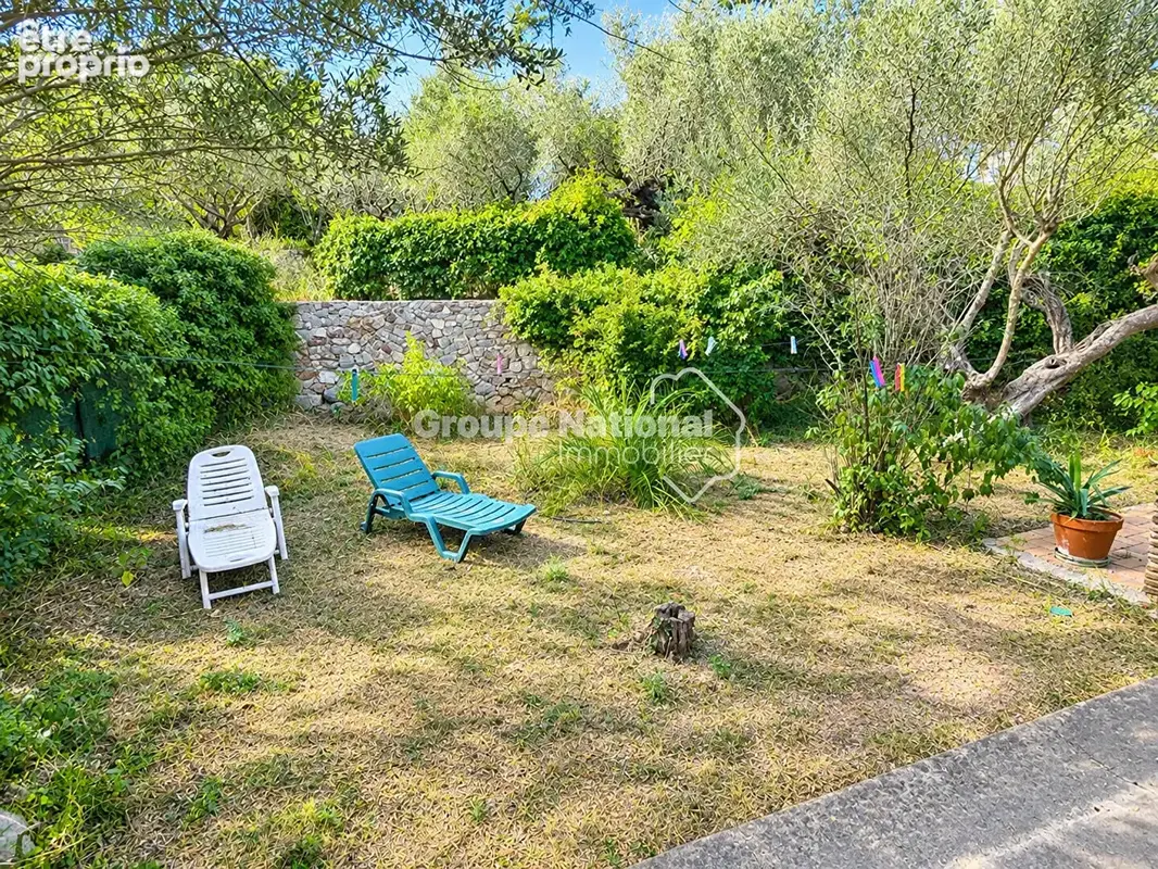 Toulon est bas faron - villa t5 sur deux niveaux de 166 m² -  garages - terrain de 750m² - photo 12