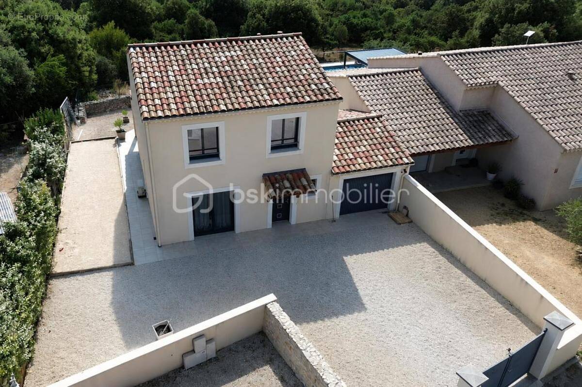 Maison à BIDON