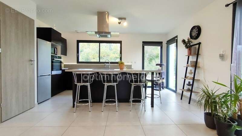 Maison à NEUFCHATEAU