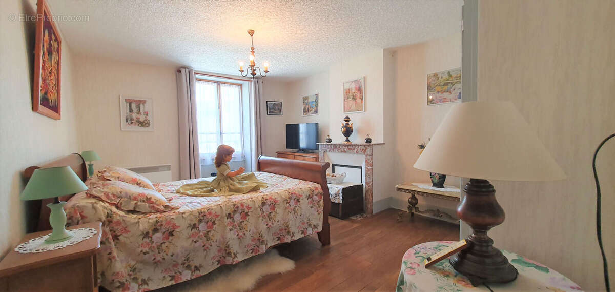 Maison à DONZY