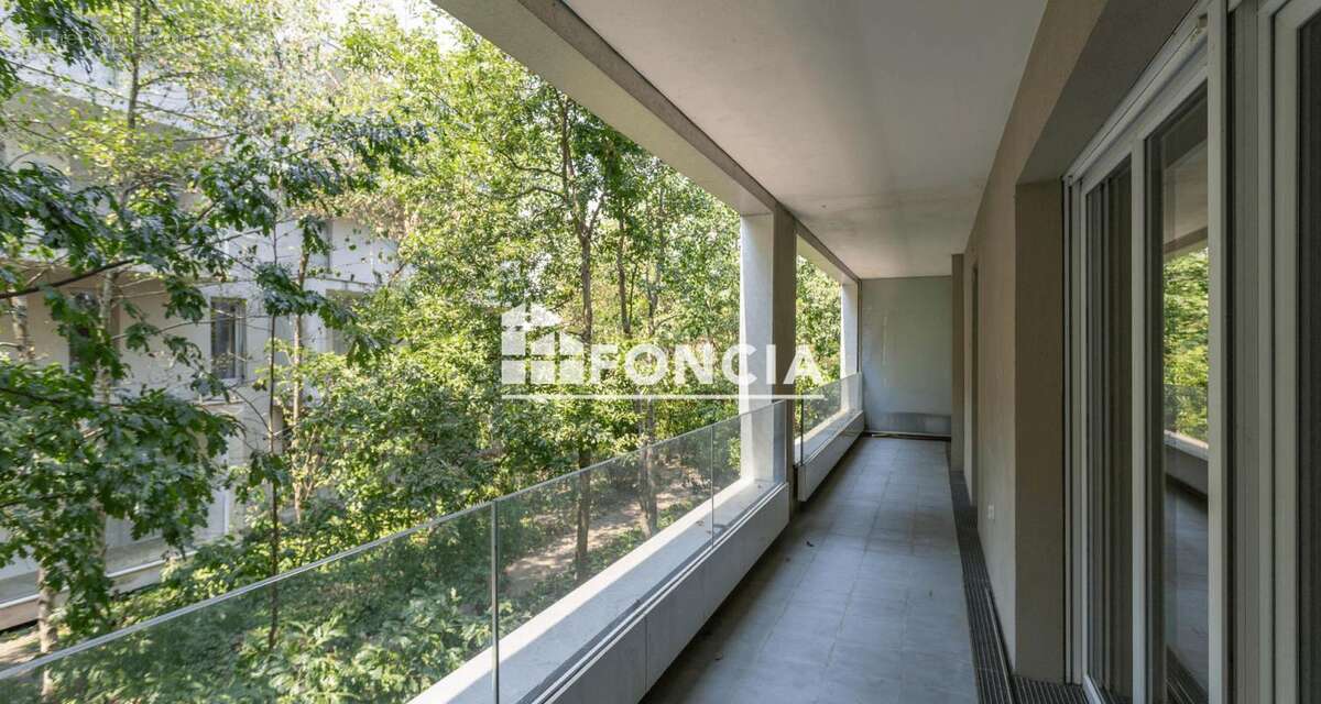 MASSY ATLANTIS – Appartement T3 COGEDIM avec une grande terrasse & parking, à 2 pas de la Gare TGV/RER ! - photo 9