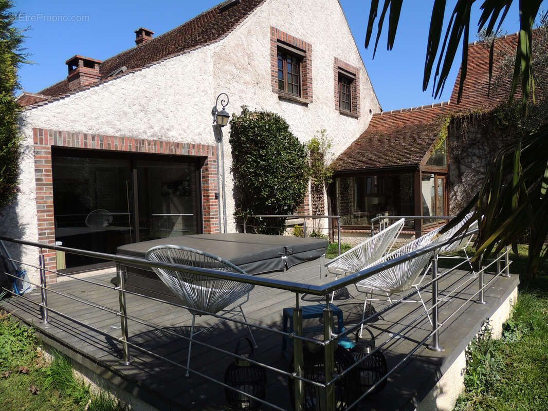 Maison à MONTEREAU-FAULT-YONNE