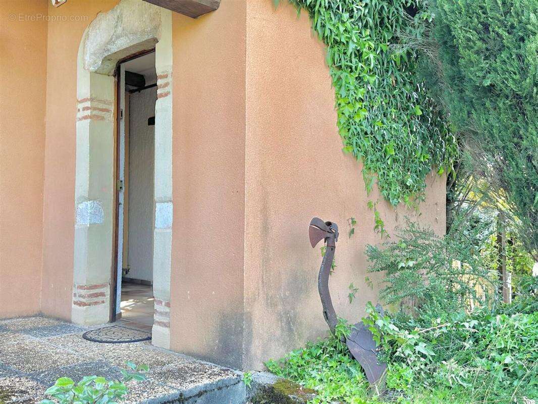 Cahors, maison 5 chambres sur près de 1400 m2 de terrain avec piscine - photo 17
