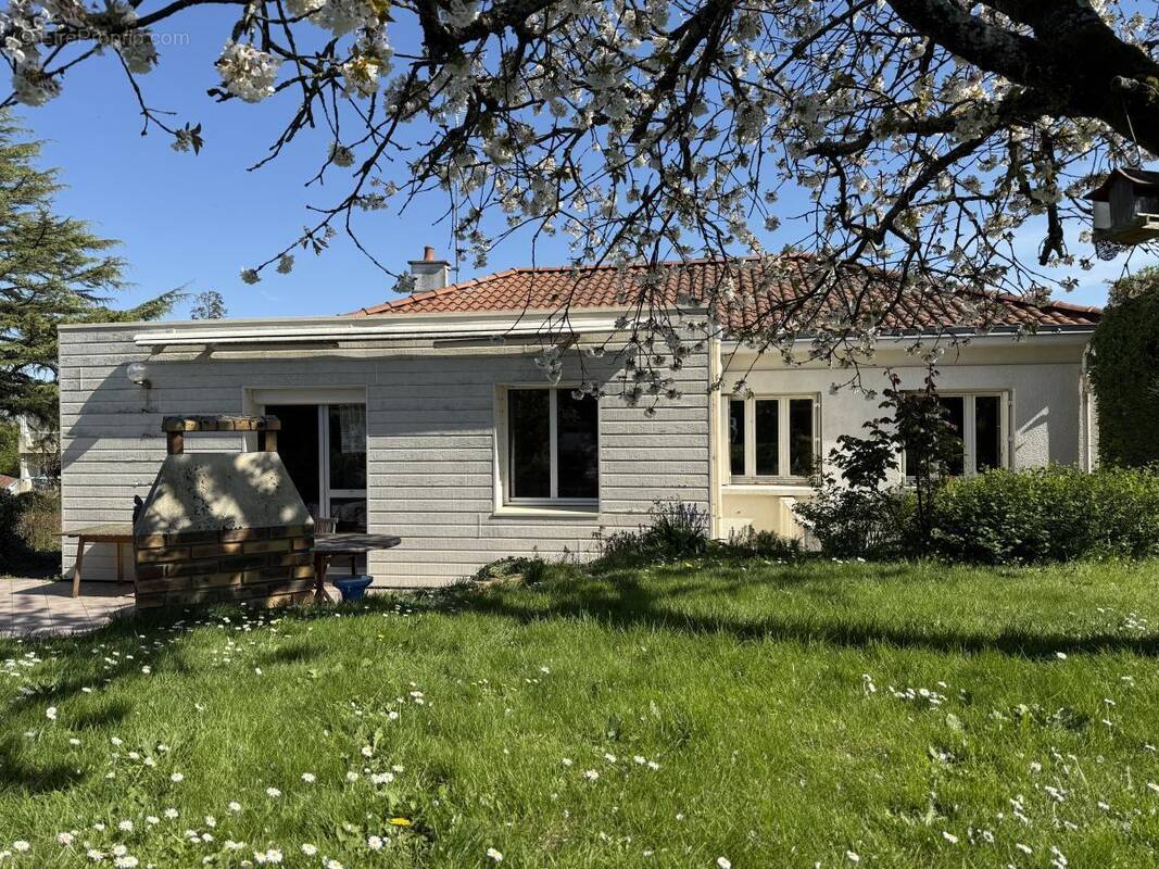 Maison à LE MAY-SUR-EVRE