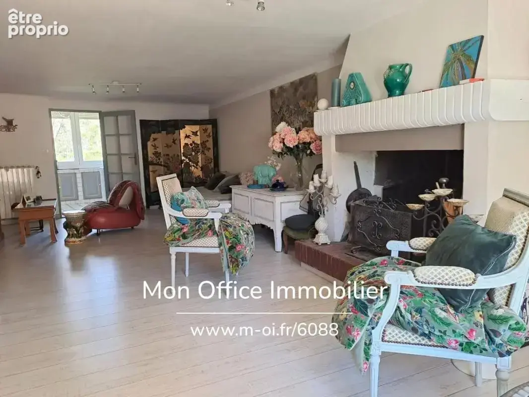 Référence : 6088-VCL - Maison centre ville - Au calme, jardin et garage - 13 330 PELISSANNE - photo 9
