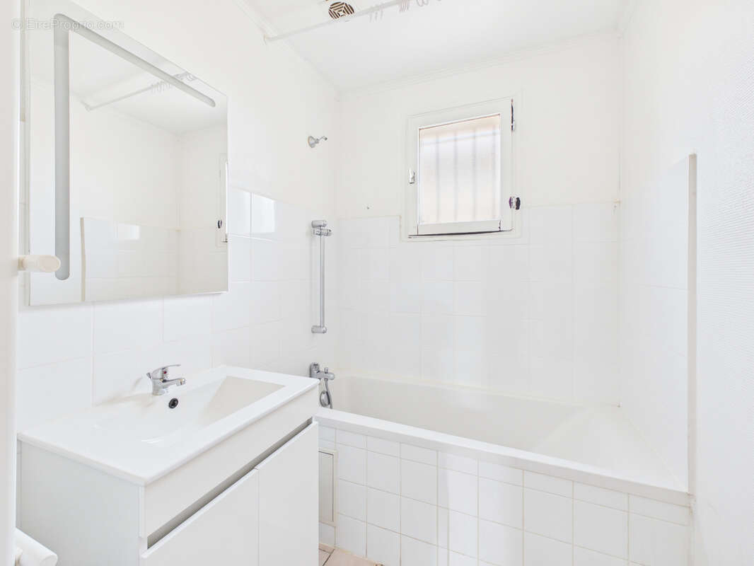 Maison familiale de 90 m2 habitables avec sous-sol total sur un terrain de 625 m2   Saint-Pierre-du-Perray - photo 3