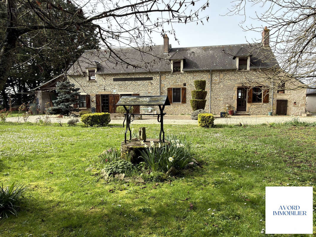 Maison à COUY