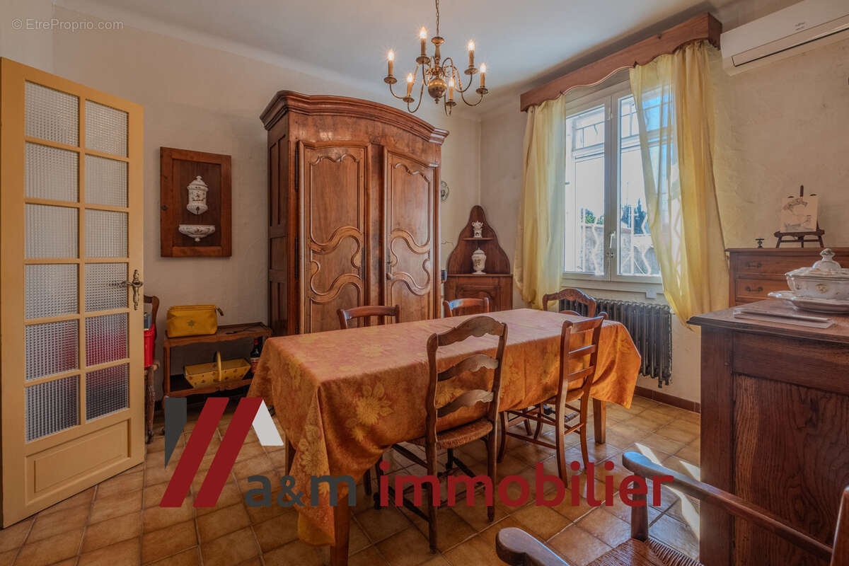 Maison à CHATEAUNEUF-LES-MARTIGUES