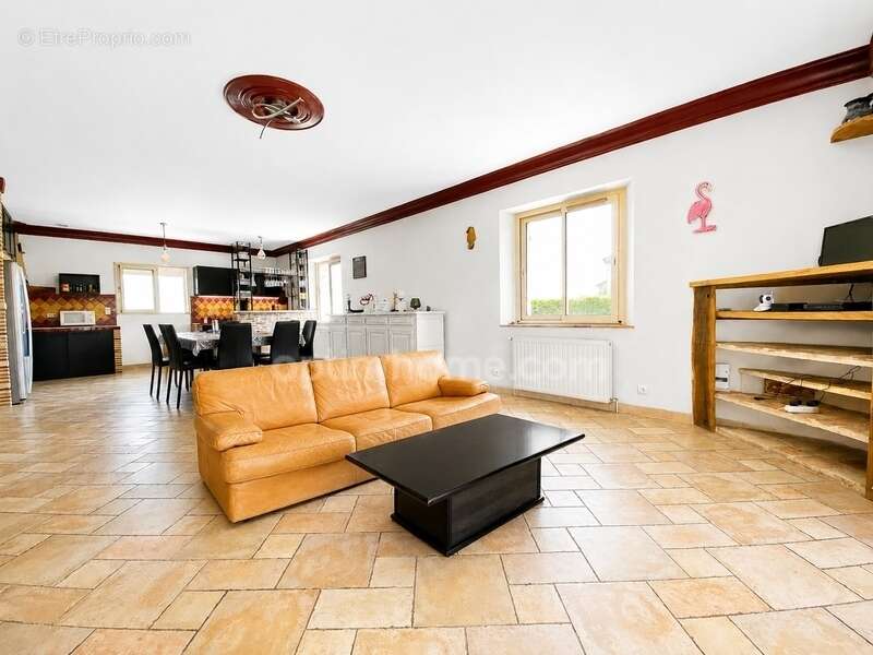 Maison de caractère 5 pièces avec piscine à DOUZAINS (47330) - photo 8