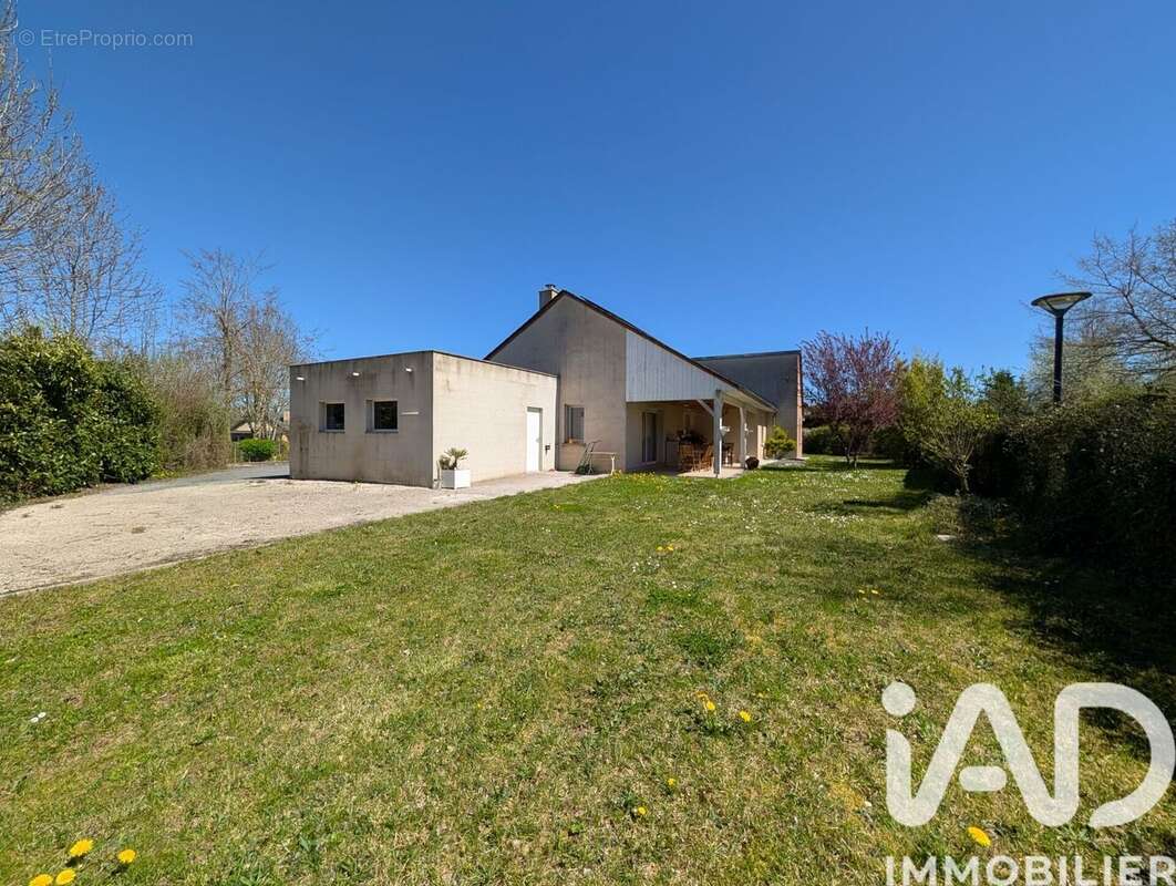 Maison 142 m² à Severac-L'eglise  - photo 2