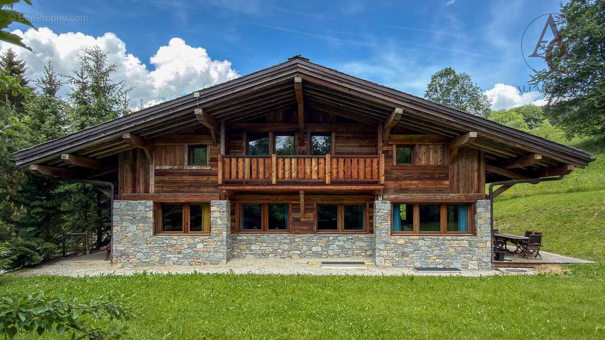 Maison à DEMI-QUARTIER