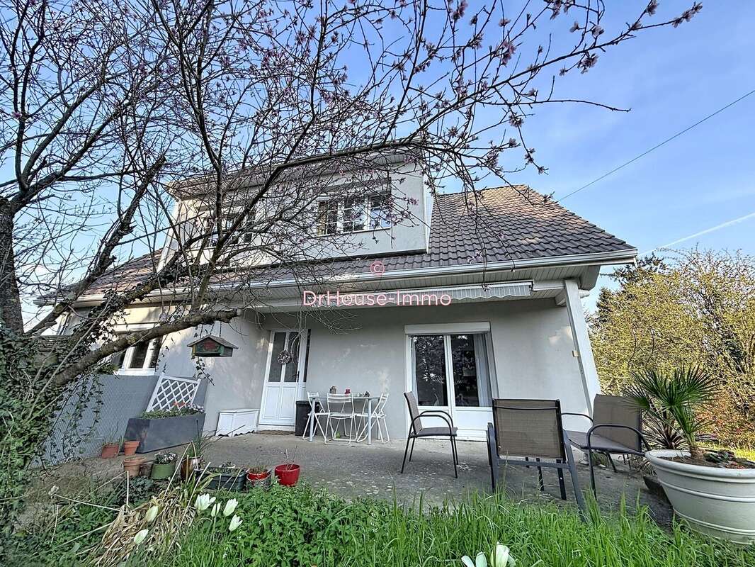 Maison à ESTRABLIN