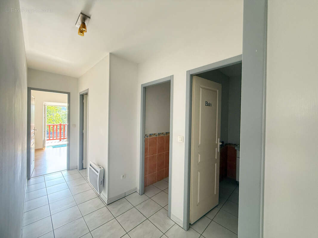 Appartement T3 avec balcon et place de parking - photo 11