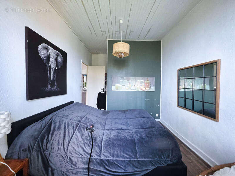 Maison à SAINT-LAURENT-SUR-GORRE