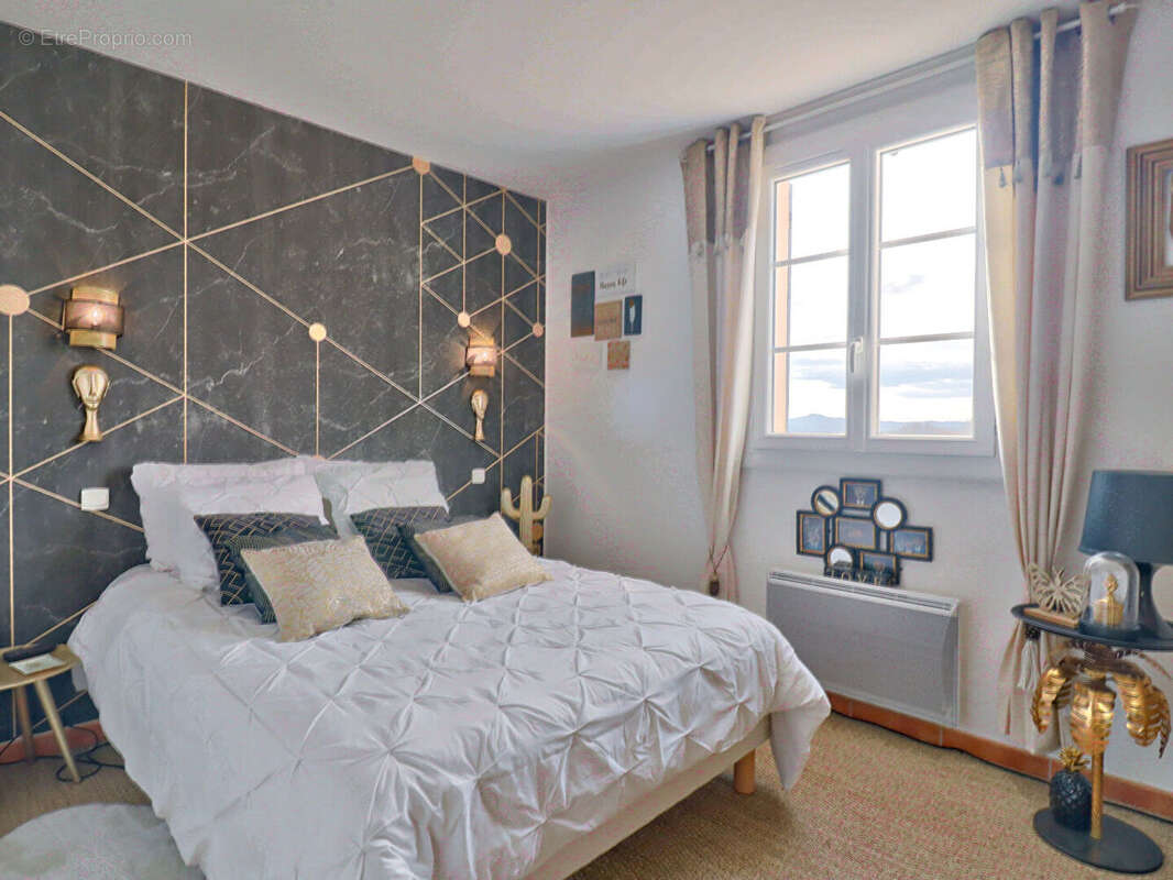 Maison à FORCALQUIER