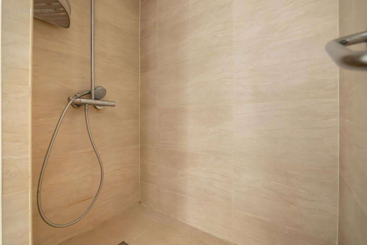 Appartement à PARIS-2E