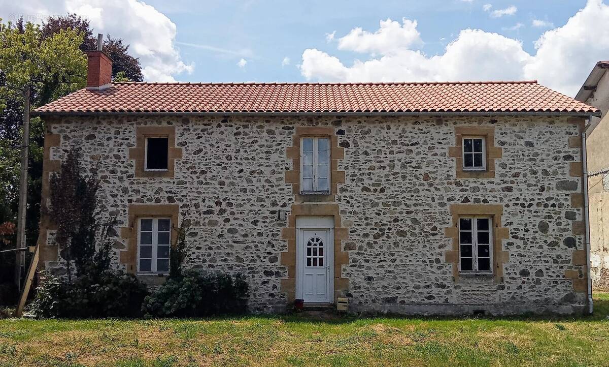 Maison à CONFOLENS