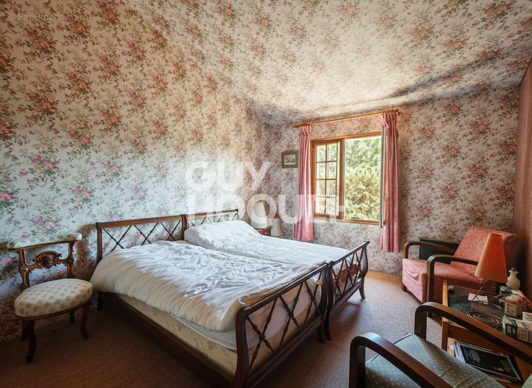 Maison BEAUMES-DE-VENISE - 200 m² habitables - R+1 - Piscine, Garage, Terrasse, Atelier - photo 12