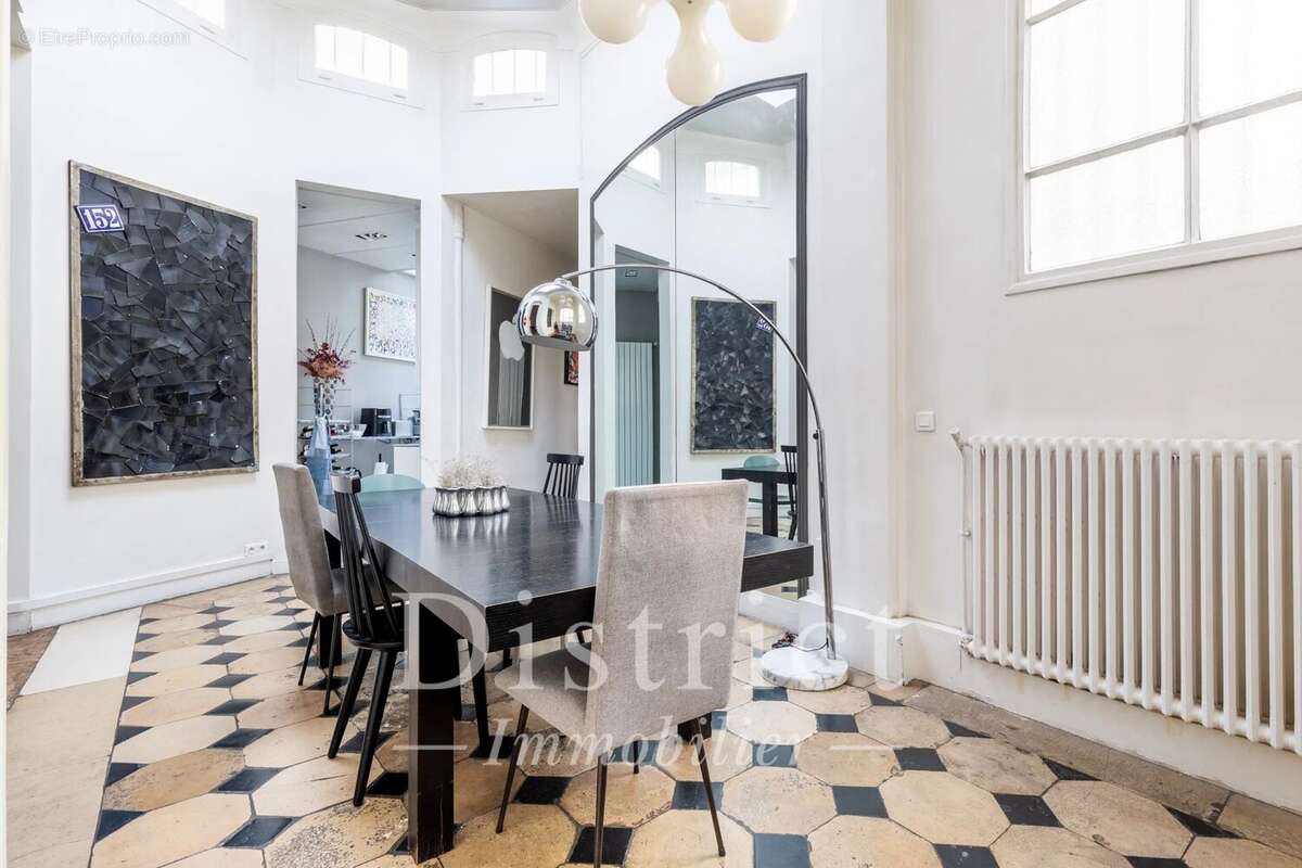 Exclusivité - Parc Monceau – Comme une Maison  de 157 m². - photo 3