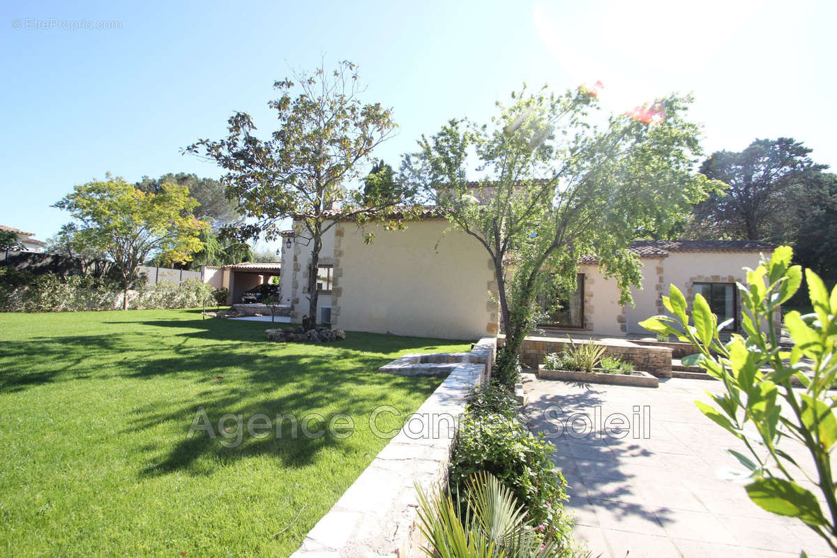 Maison à VALBONNE
