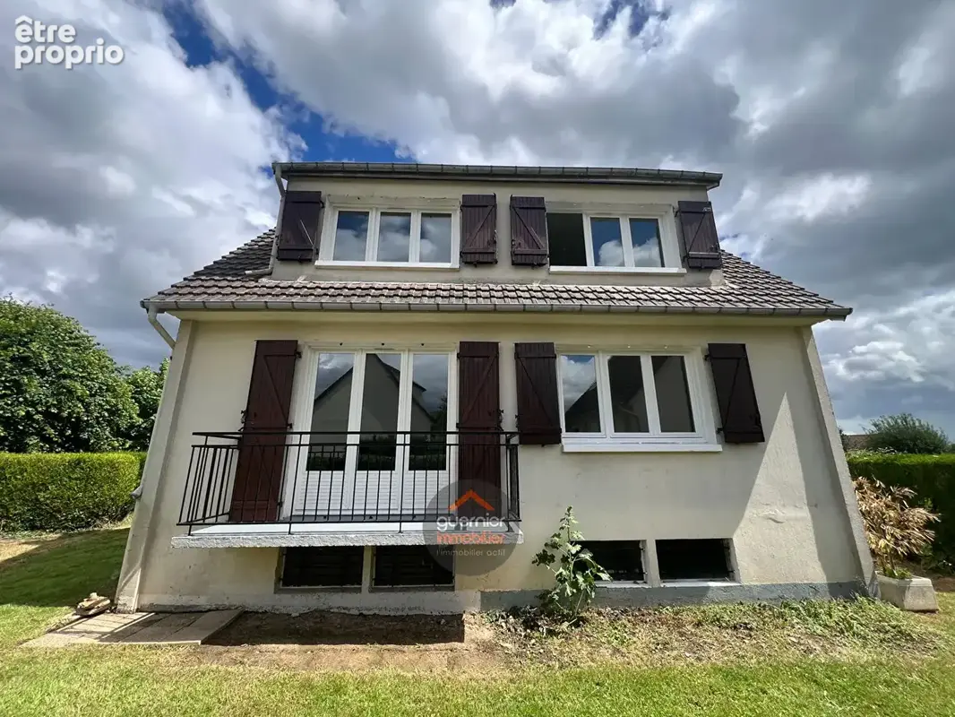 Maison à SAINT-OUEN-DE-THOUBERVILLE