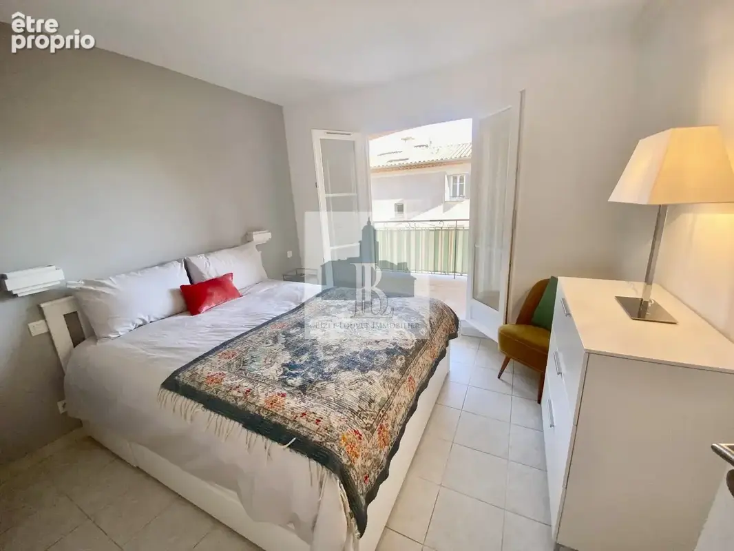 Saint-Tropez, appartement 2 chambres, 2 balcons, vue dégagée - photo 8