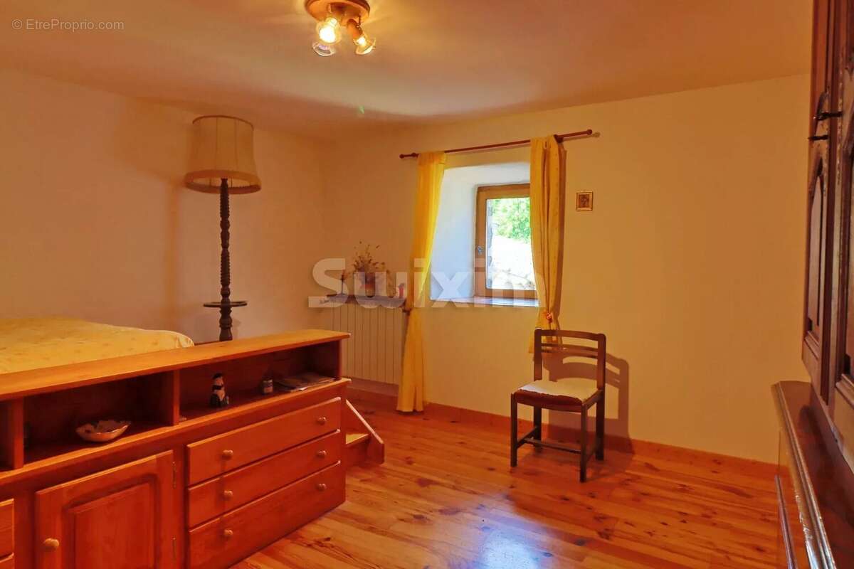 Maison à VILLENEUVE-DE-BERG