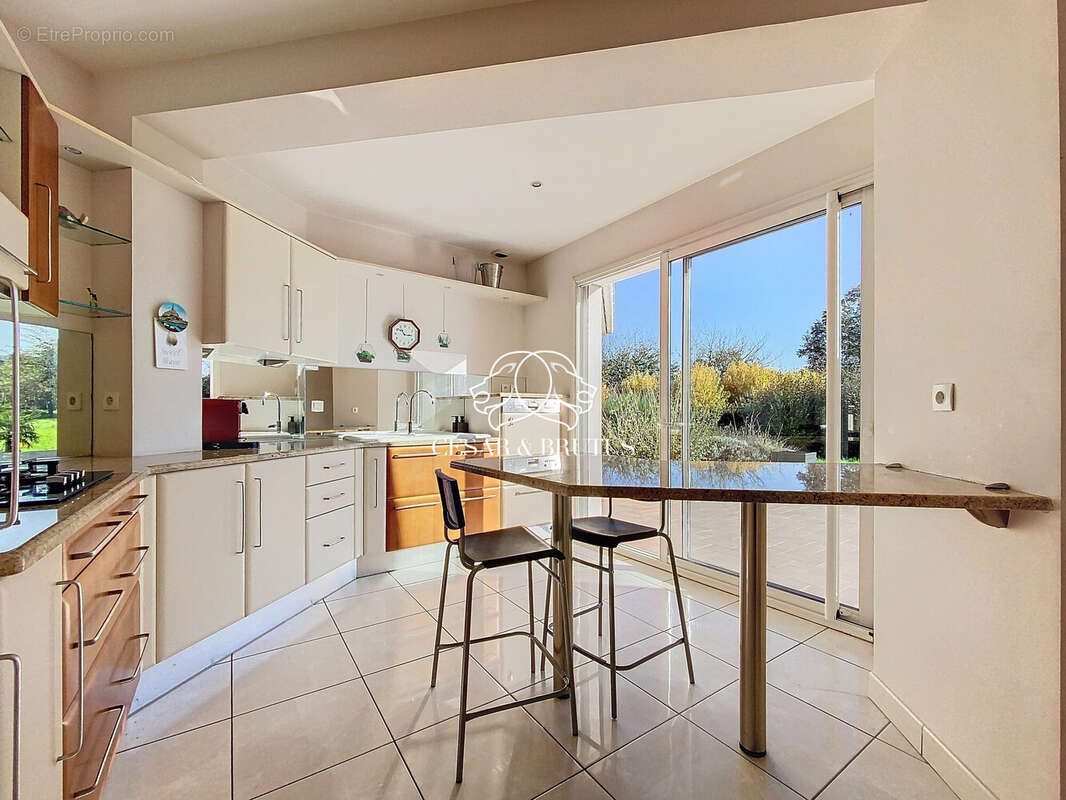 Maison 183 m² à Marcilly-D'azergues  - photo 3