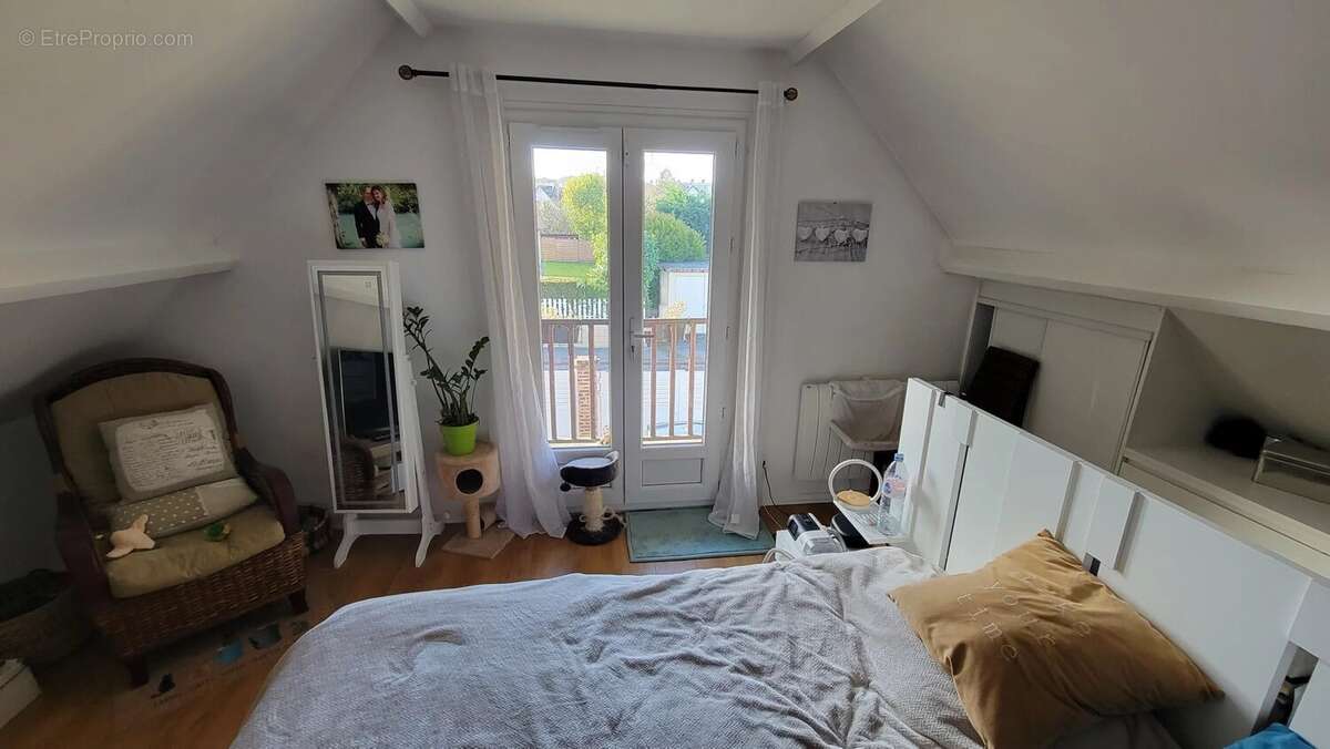 Maison à COUBRON