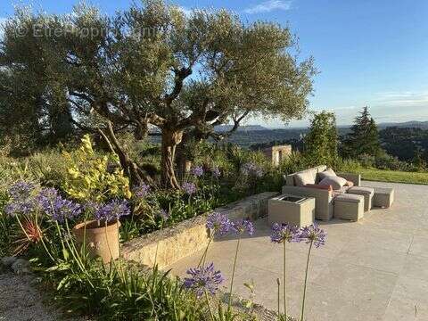 Maison à TOURRETTES