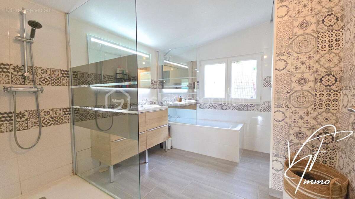 Maison à LE CASTELLET