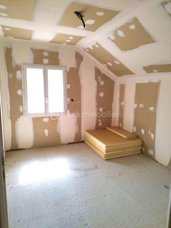 Maison neuve à terminer – 135 m² habitables + 113 m² de sous-sol – Quartier recherché des Marais - photo 7