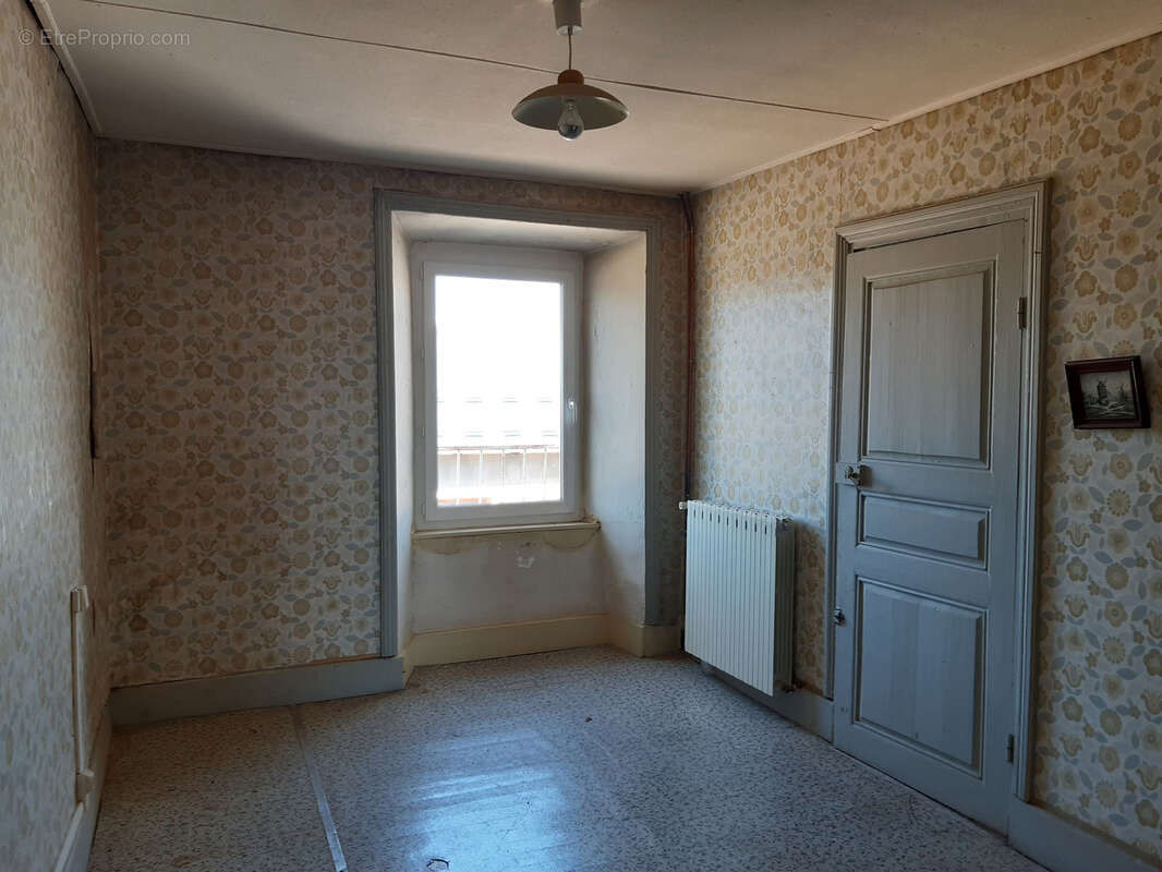 Maison à COUCOURON