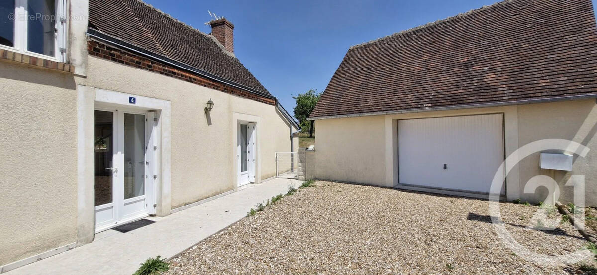 Maison à VILLEBOUT