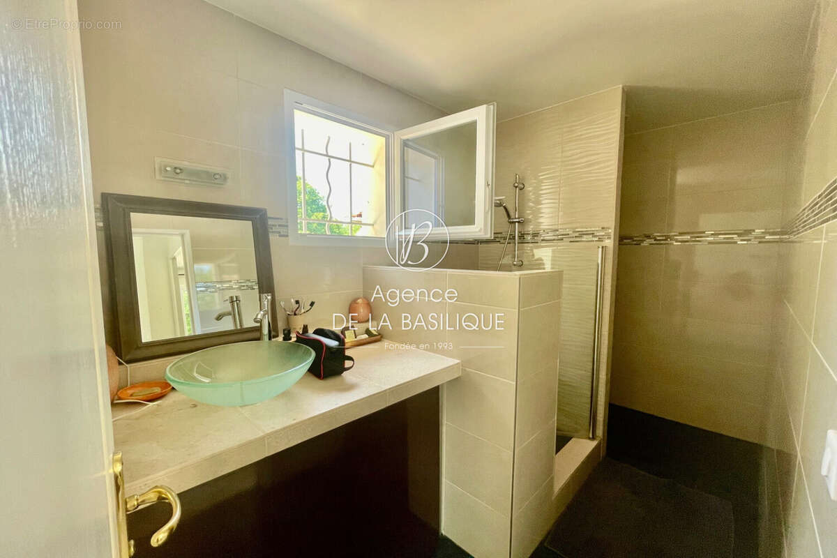 Maison à SAINT-MAXIMIN-LA-SAINTE-BAUME