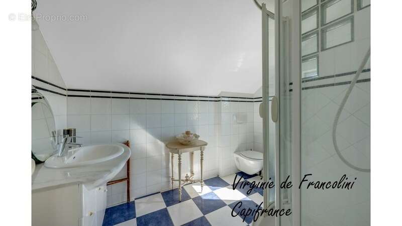 Maison à LE PERREUX-SUR-MARNE