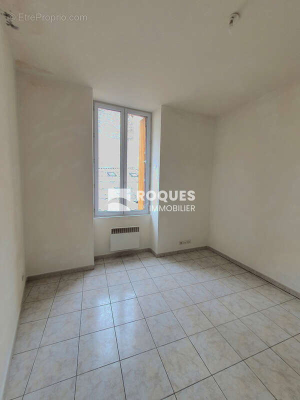 Situé à deux pas de centre ville, dans une copropriété venez découvrir cet appartement de type T2 de 54 m2 - photo 5