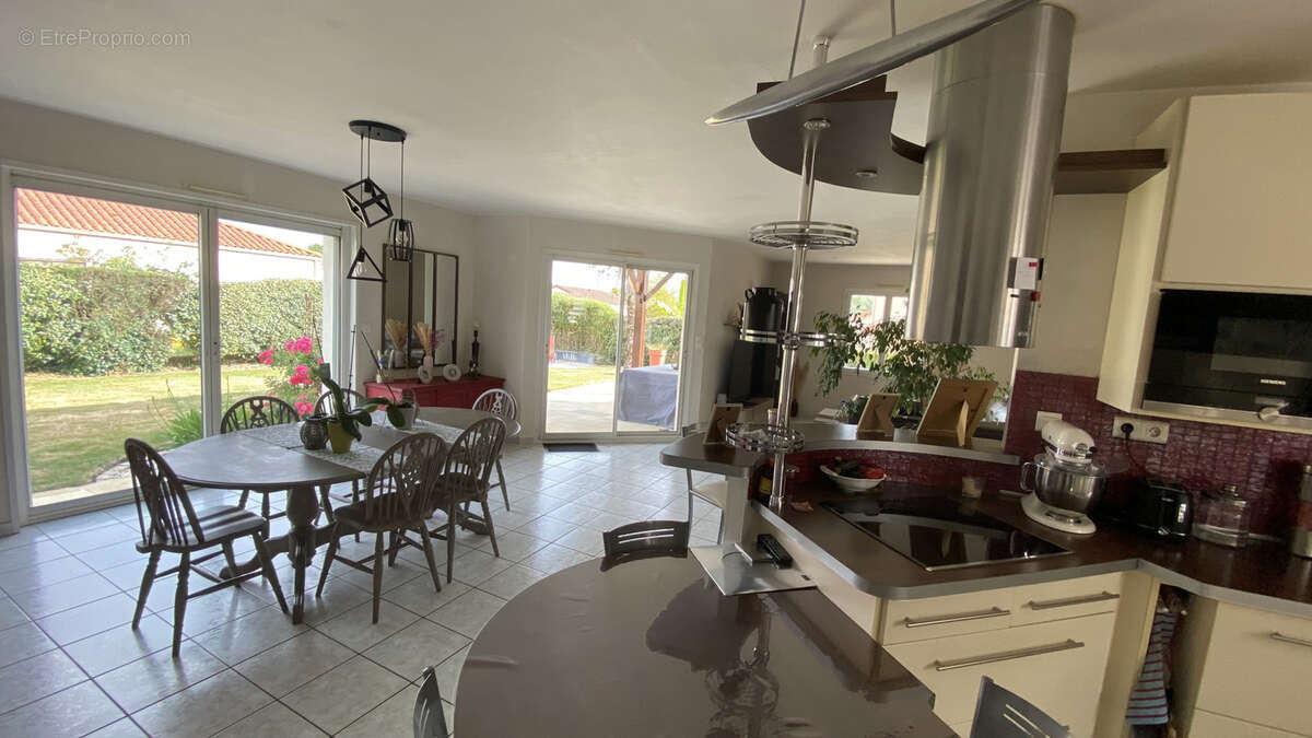 Maison à LES HERBIERS