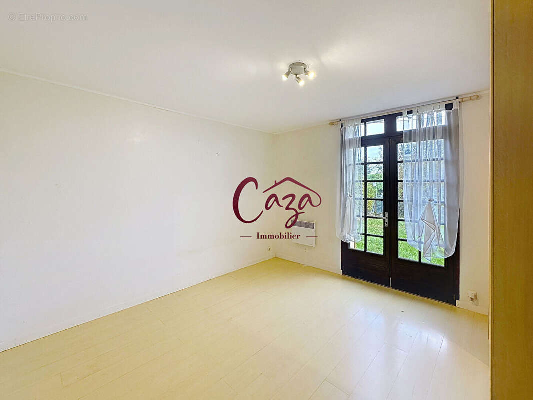 Maison à SAINT-CAPRAIS-DE-BORDEAUX