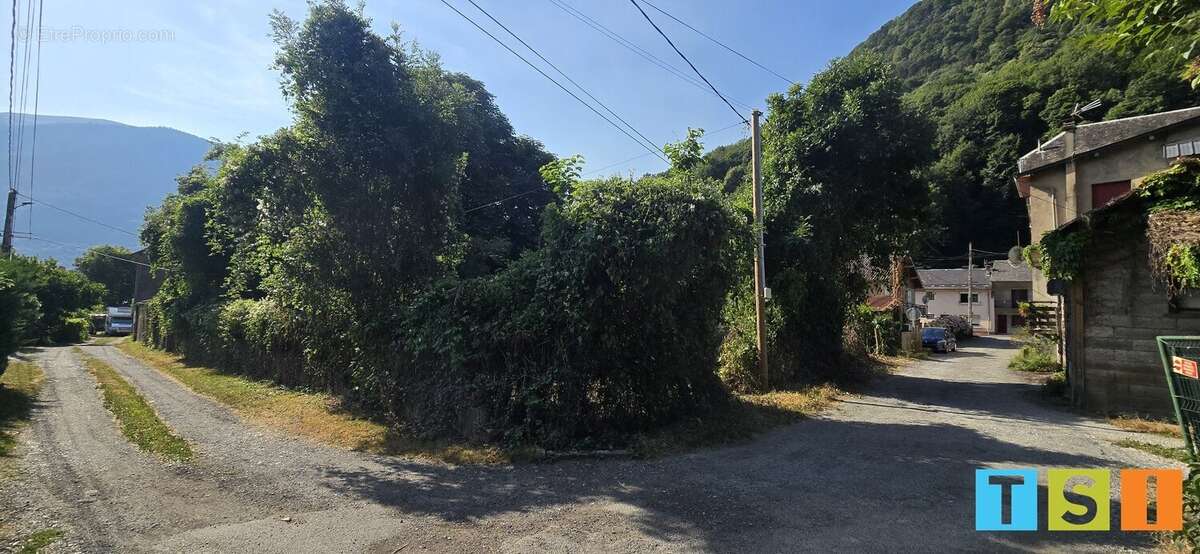 À vendre  Terrain idéalement situé à Bagnères-de-Luchon - photo 6