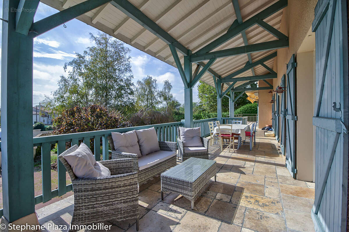 Maison à VILLIEU-LOYES-MOLLON