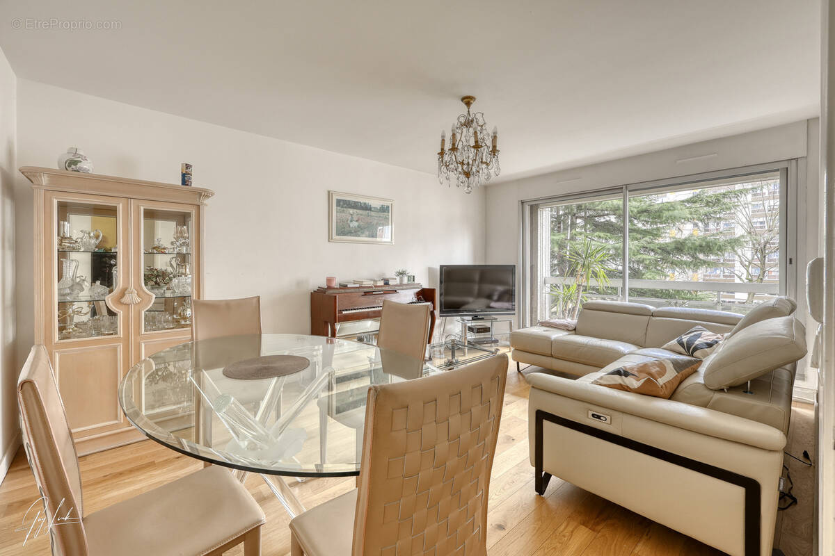 Appartement à PARIS-19E