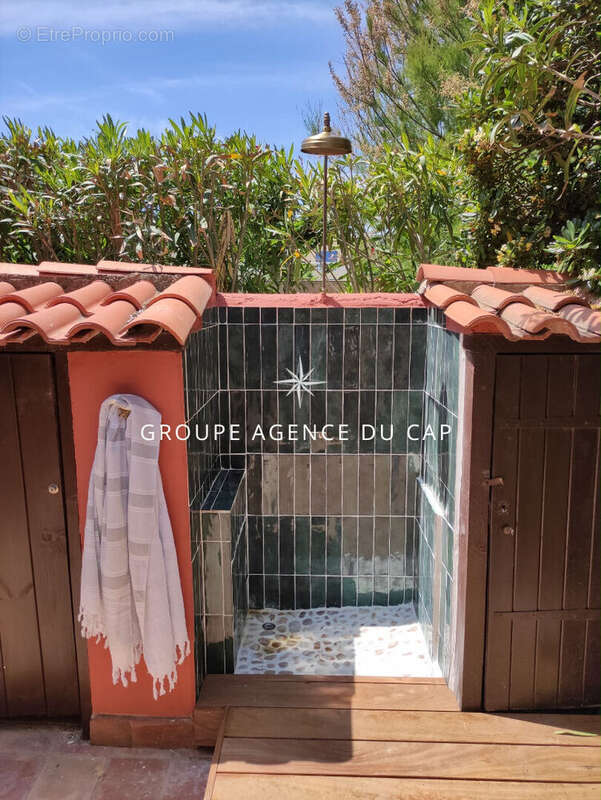 Appartement en rez de jardin en bord de mer de sainte maxime - photo 10