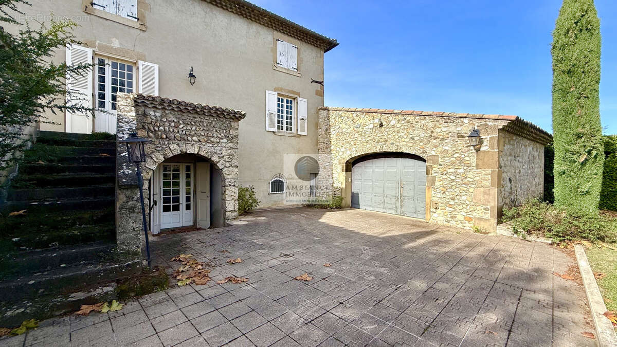 Maison à LA ROCHE-DE-GLUN